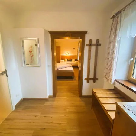 Bauernhof Familienbauernhof Strassbauer *
