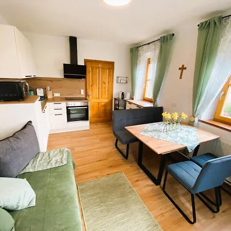 Familienbauernhof Strassbauer *