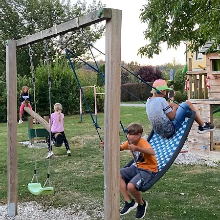 Familienbauernhof Strassbauer * Steinakirchen am Forst