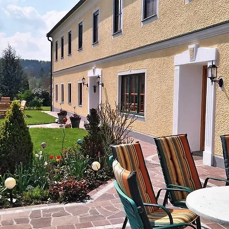 Familienbauernhof Strassbauer Κατάλυμα σε φάρμα