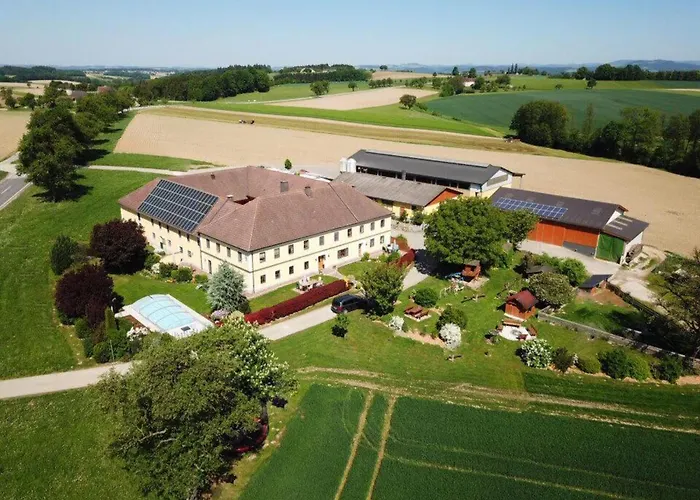 Familienbauernhof Strassbauer