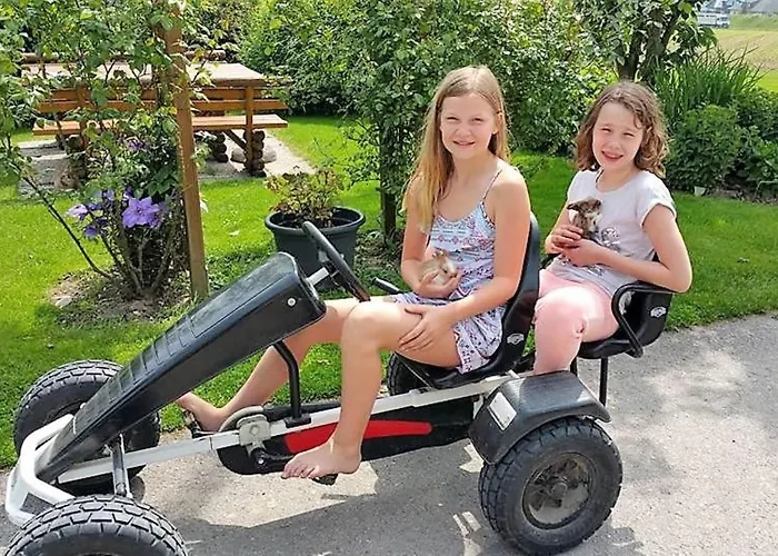 Familienbauernhof Strassbauer